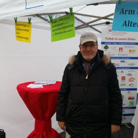 Kreisvorsitzender Klaus Kupfer am Stand Kreisvorsitzender Klaus Kupfer am Stand